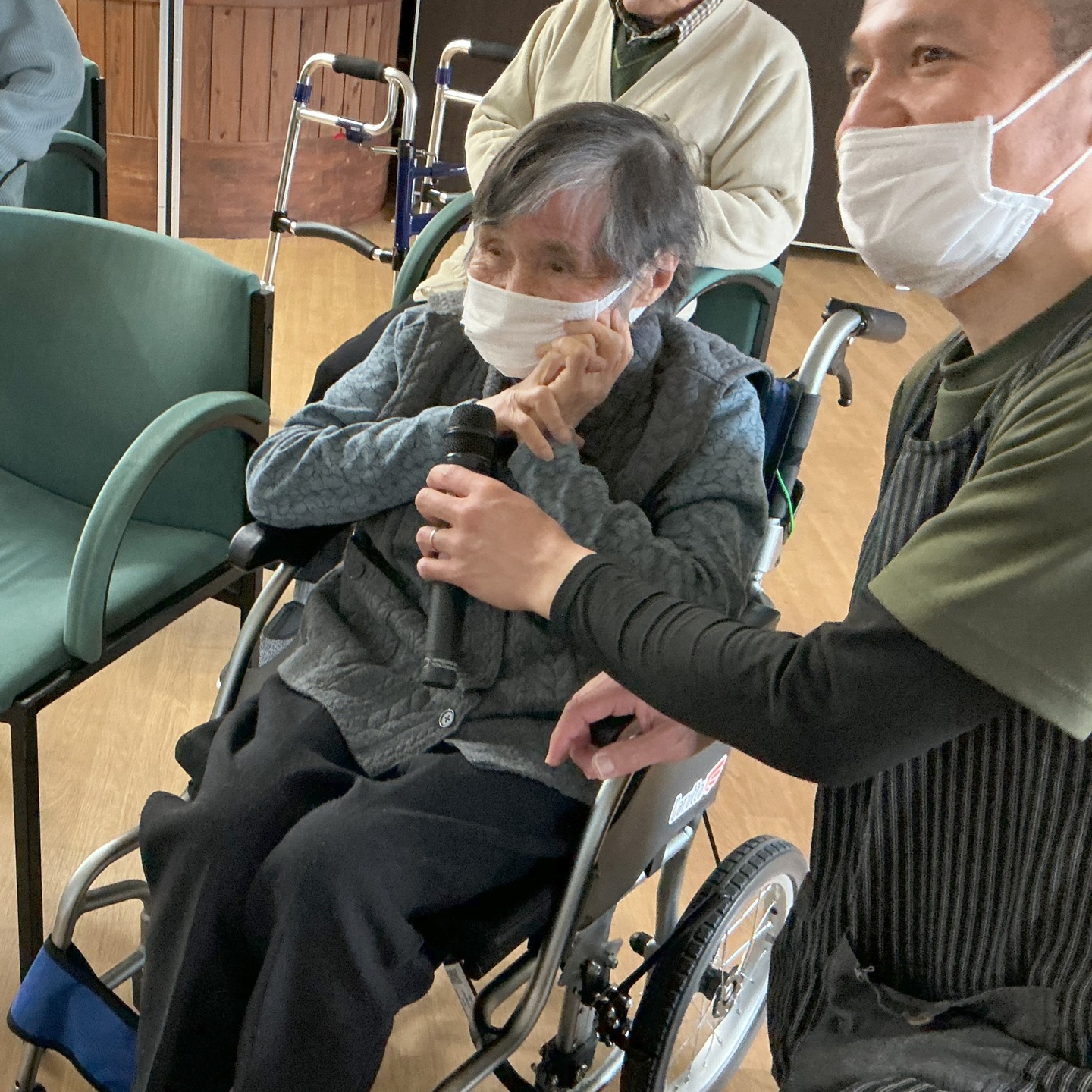 カラオケって楽しいな♪